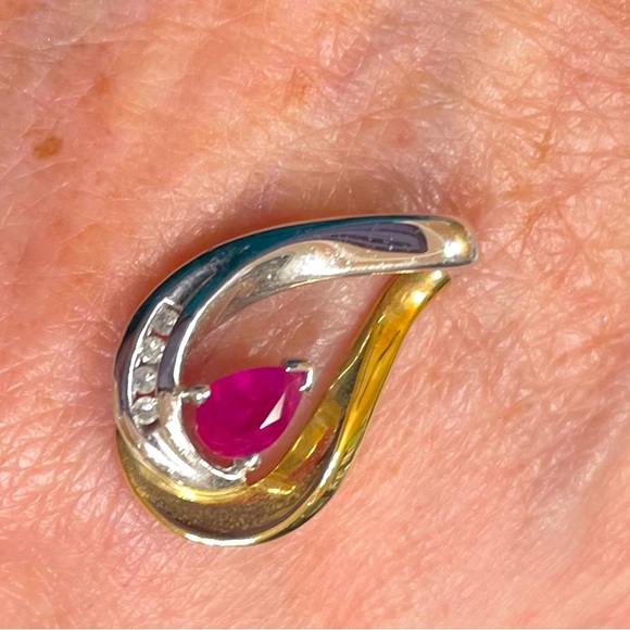10k white & yellow gold pendant set with pear shaped ruby & accent diamonds. - Picture 1 of 2